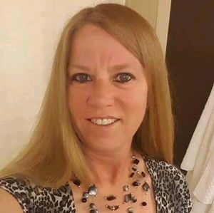 Meet your Posher, Dana